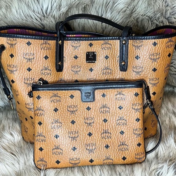 MCM Handbags - 💎Host Pick💎 Authentic MCM Reversible Liz Shopper